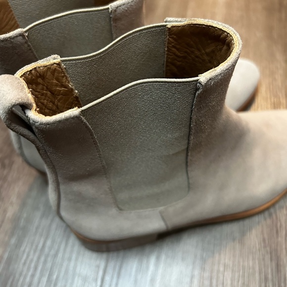 Womens Flattered boots! - Picture 3 of 3